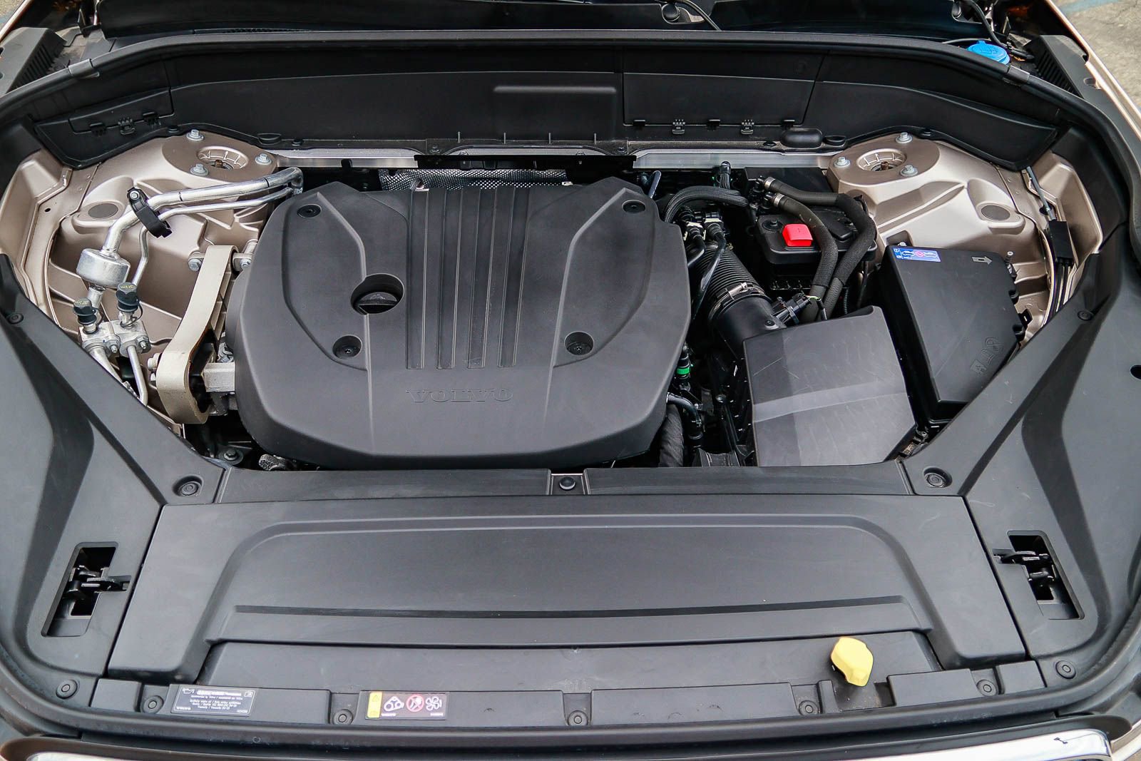 Used 2024 Volvo XC90 B5 Core w/ Protection Package Premier image 31