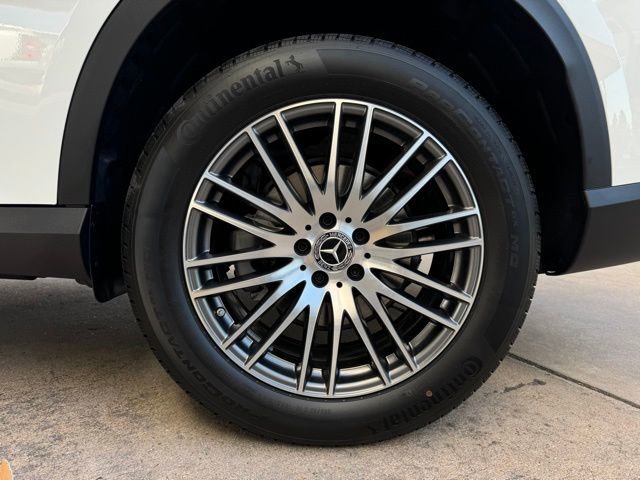 Certified 2025 Mercedes-Benz GLC 300 image 21