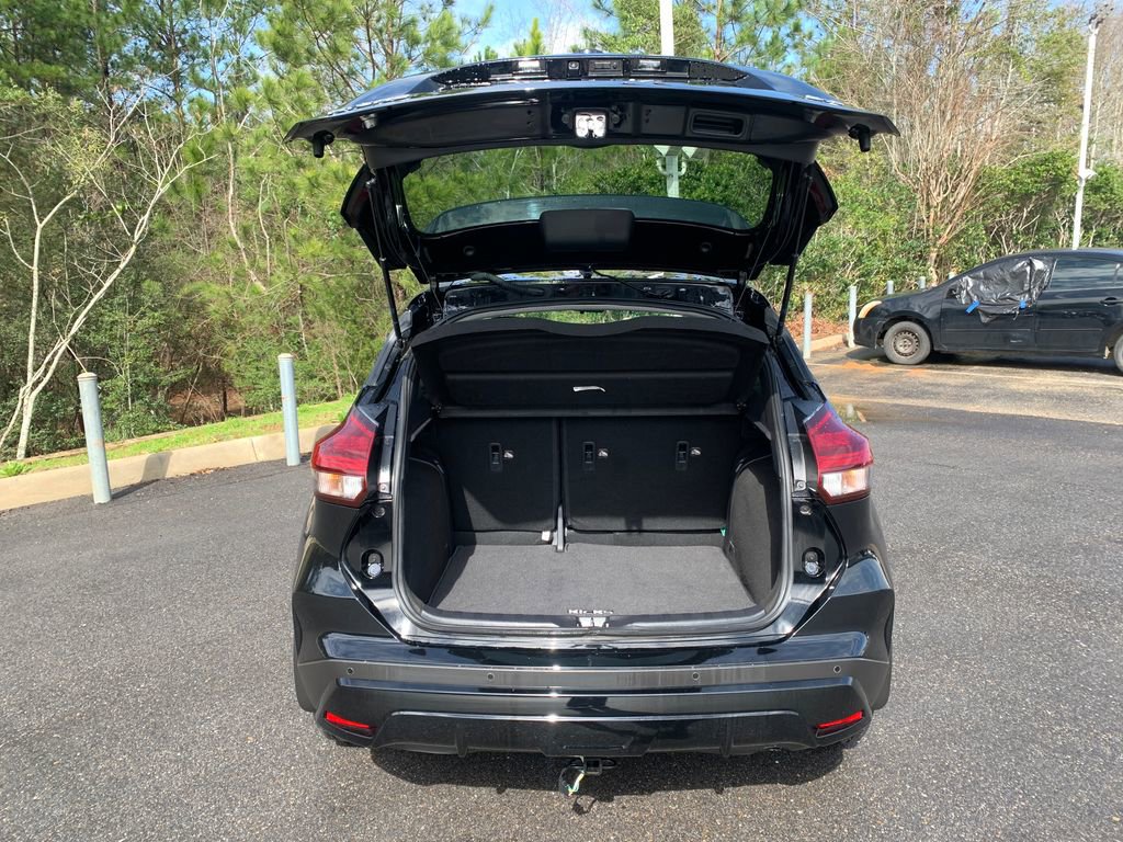 Used 2024 Nissan Kicks SR w/ SR Premium Package image 7