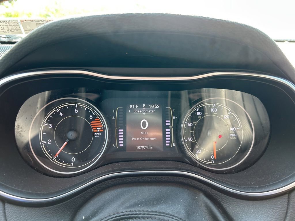 Used 2019 Jeep Cherokee Latitude Plus AWD/4WD image 9