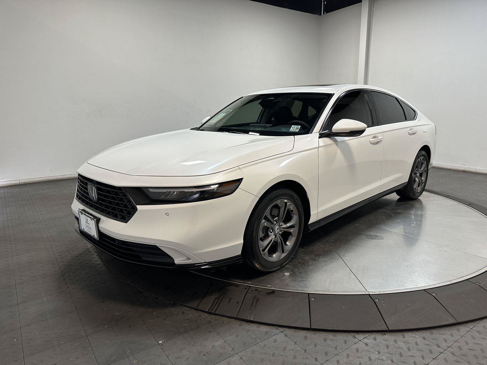 Used 2024 Honda Accord EX-L image 1