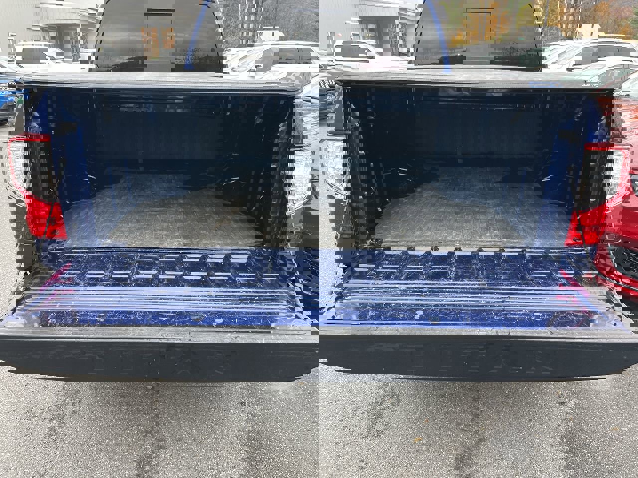 Used 2021 Nissan Titan SV w/ SV Convenience Package image 39