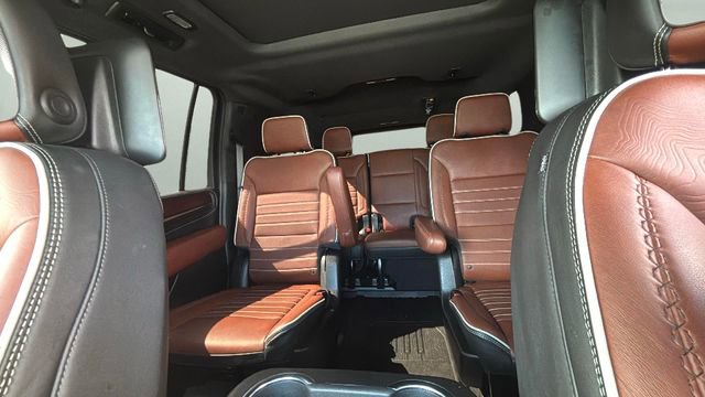 Used 2023 GMC Yukon XL Denali Ultimate AWD/4WD image 13