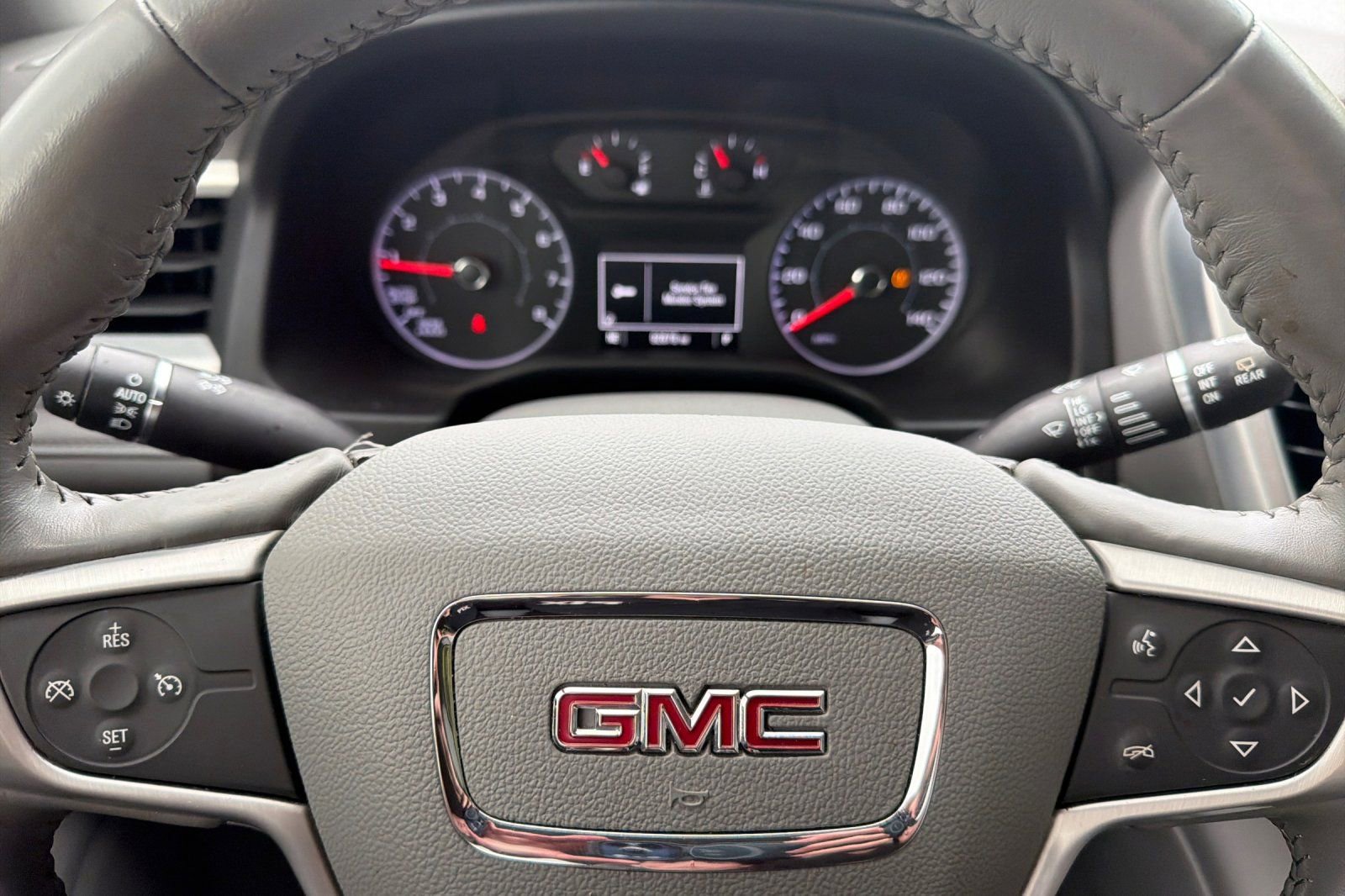 Used 2019 GMC Acadia SLE FWD image 21