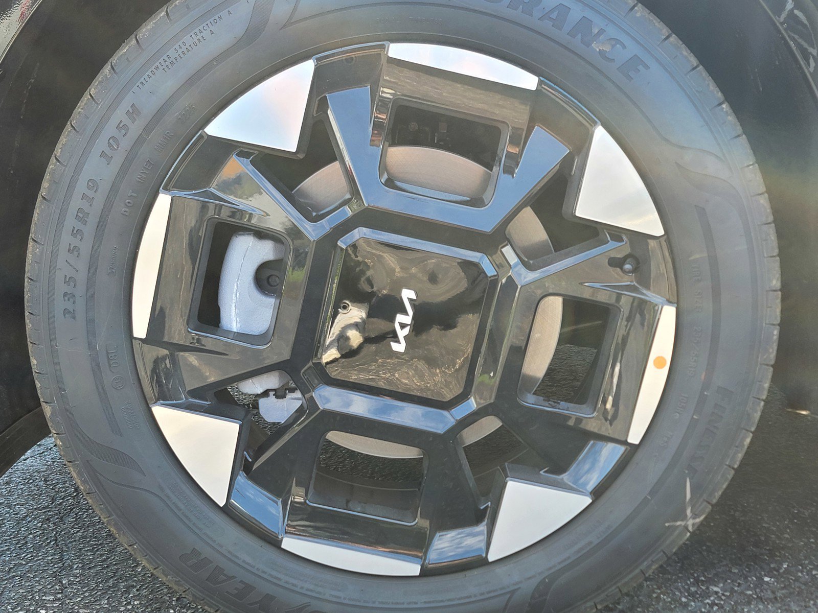 New 2026 Kia Carnival EX image 12