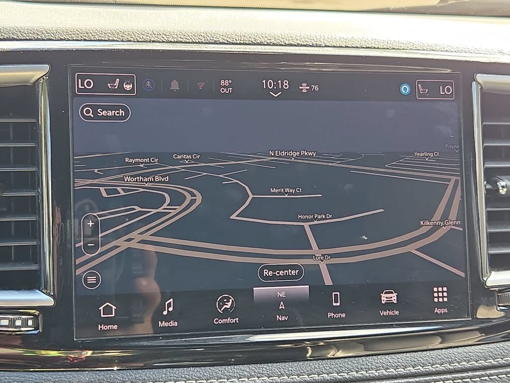 Used 2024 Chrysler Pacifica Limited w/ Uconnect Theater Family Group FWD image 24