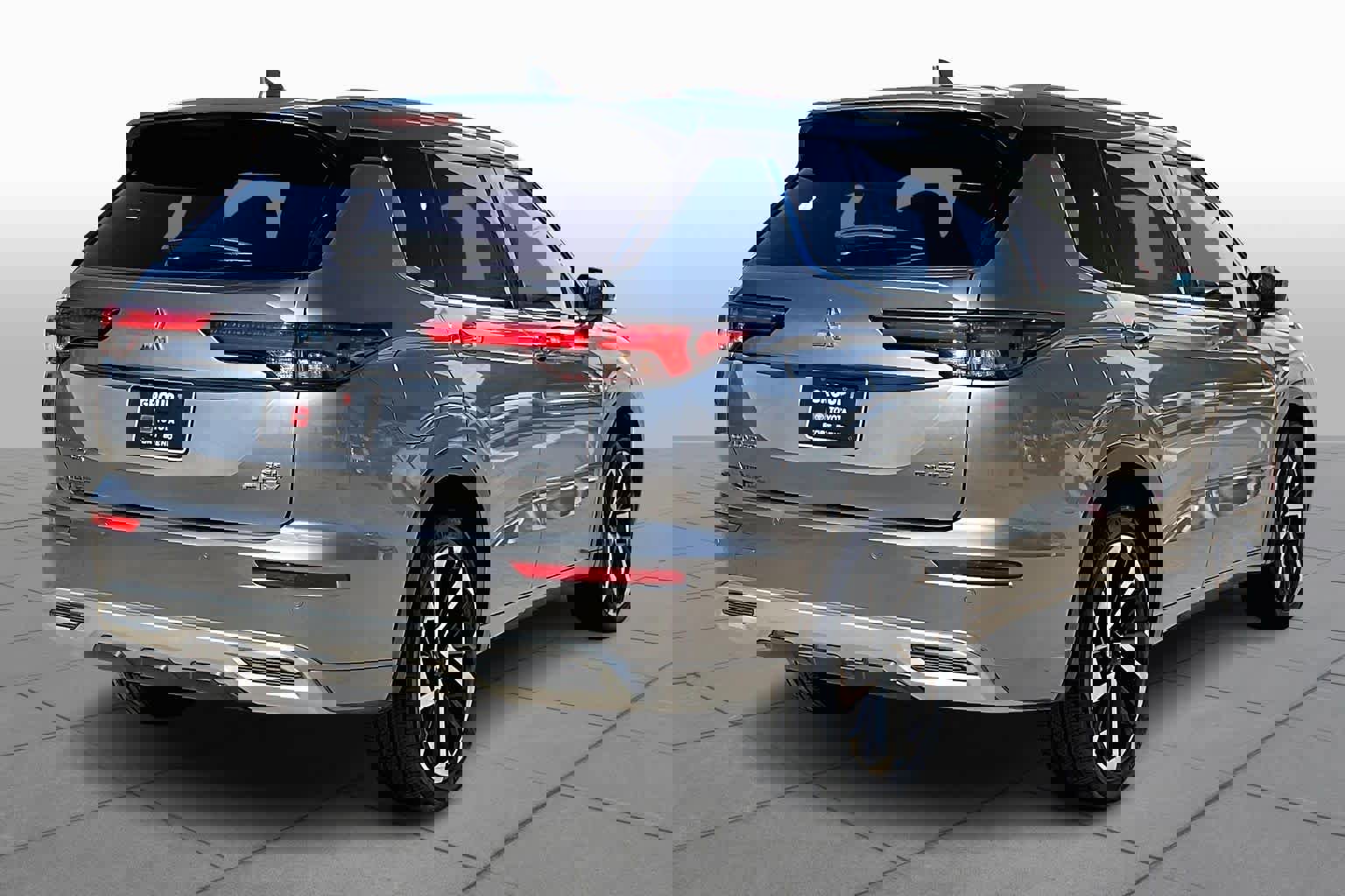 Used 2023 Mitsubishi Outlander SEL image 23