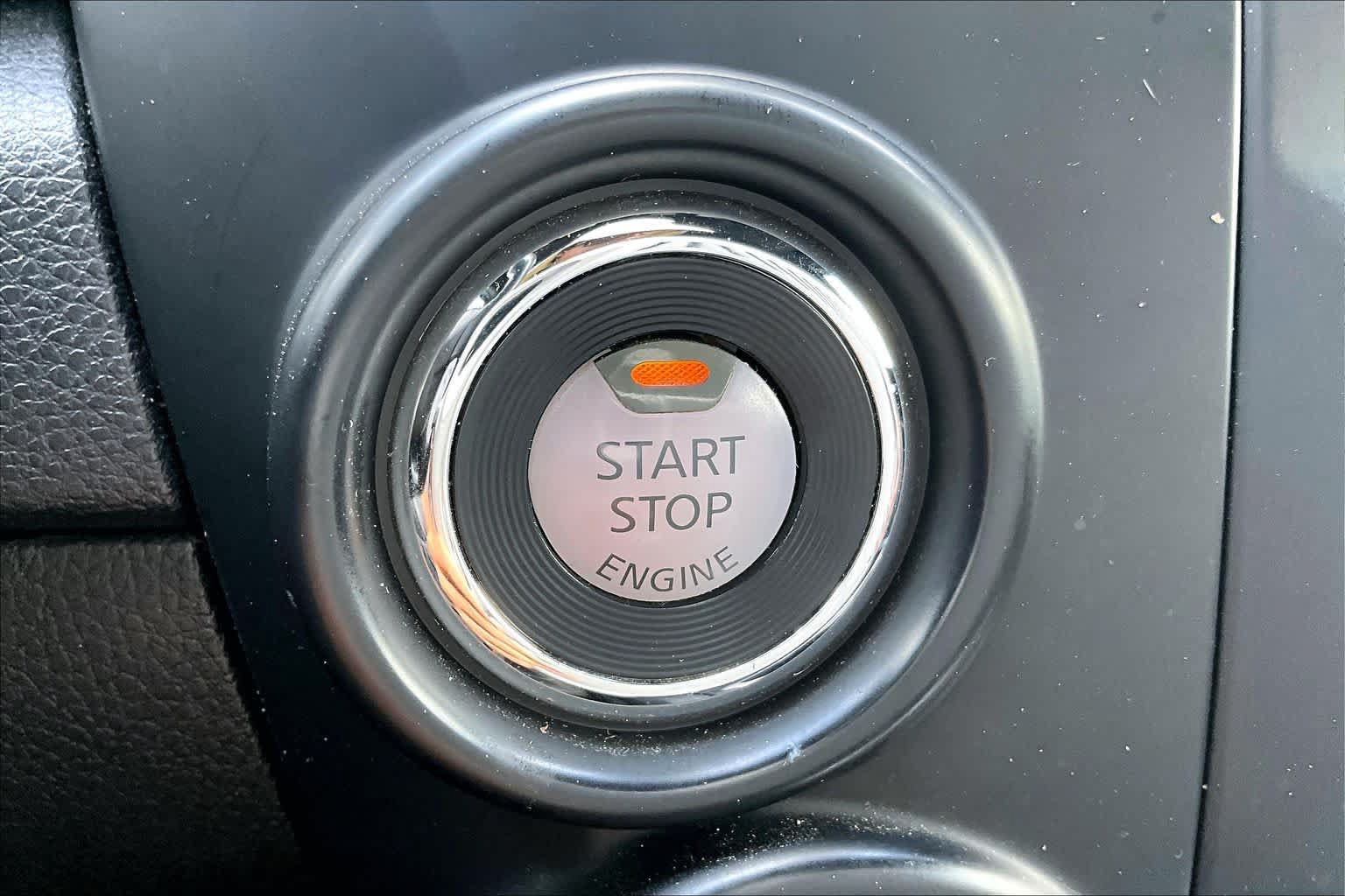 Used 2019 Nissan Titan SV w/ SV Convenience Package AWD/4WD image 33