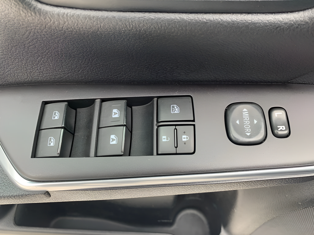 Used 2017 Toyota Camry SE FWD image 11