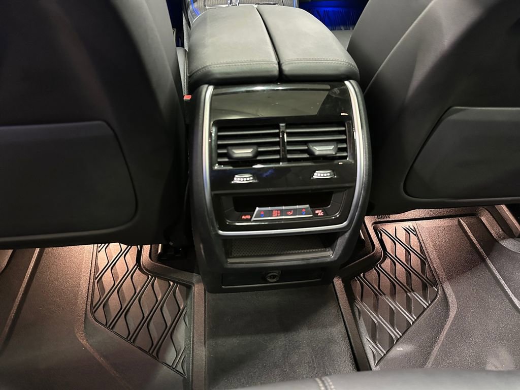 Used 2022 BMW X5 xDrive40i w/ M Sport Package image 17