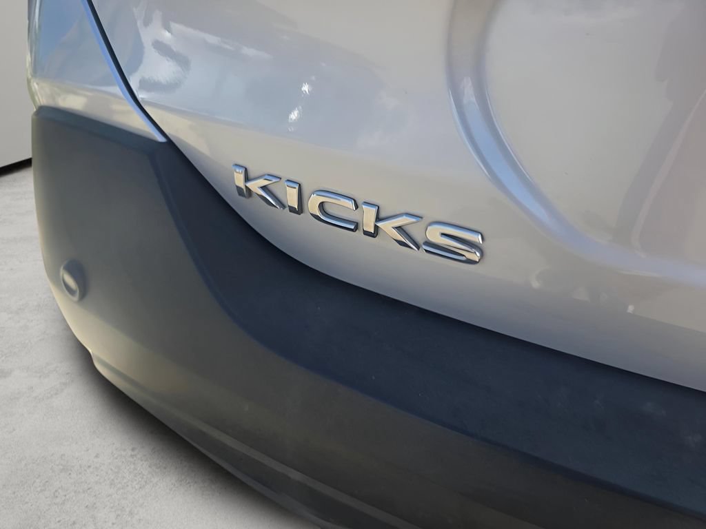 Used 2020 Nissan Kicks SV FWD image 17