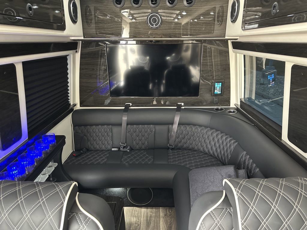 Used 2023 Mercedes-Benz Sprinter 3500 image 47