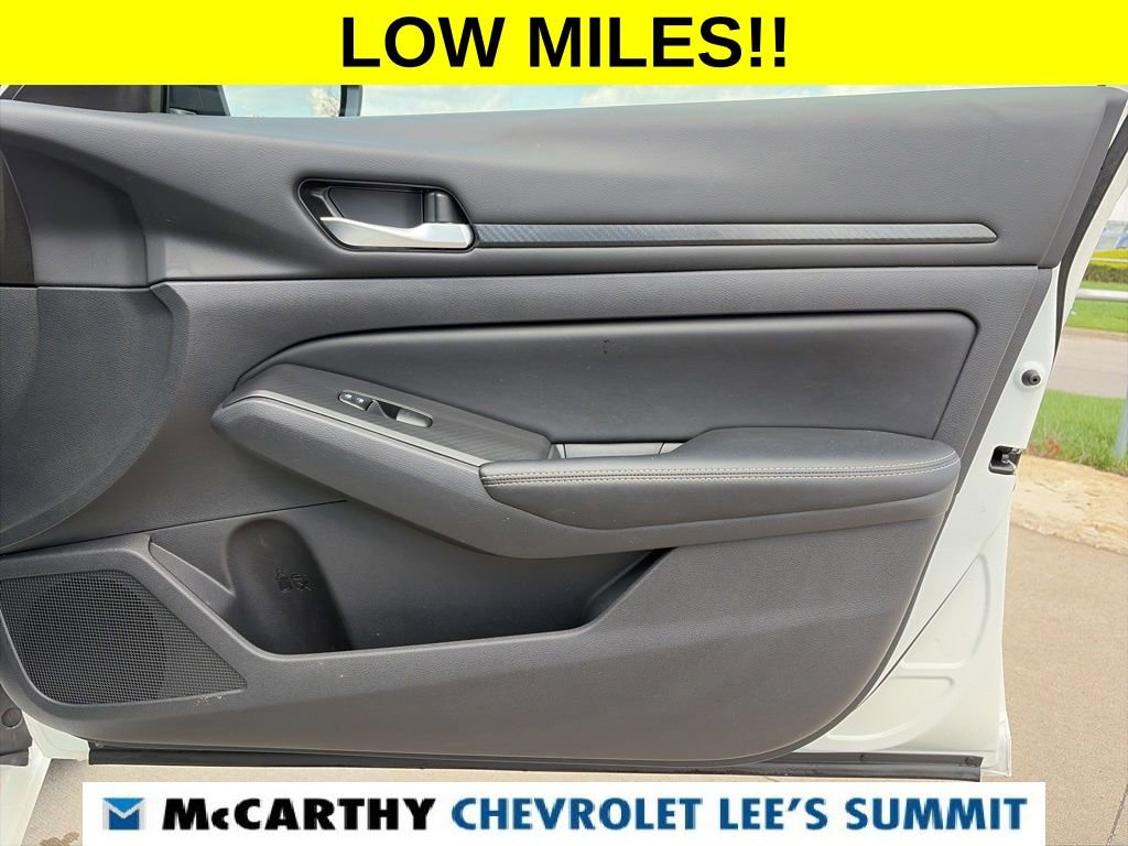 Used 2025 Nissan Altima 2.5 SV image 24