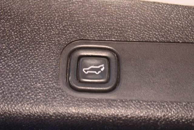 Used 2010 Chevrolet Suburban 2500 LT image 19