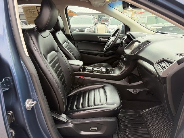Used 2019 Ford Edge SEL w/ Equipment Group 201A AWD/4WD image 24