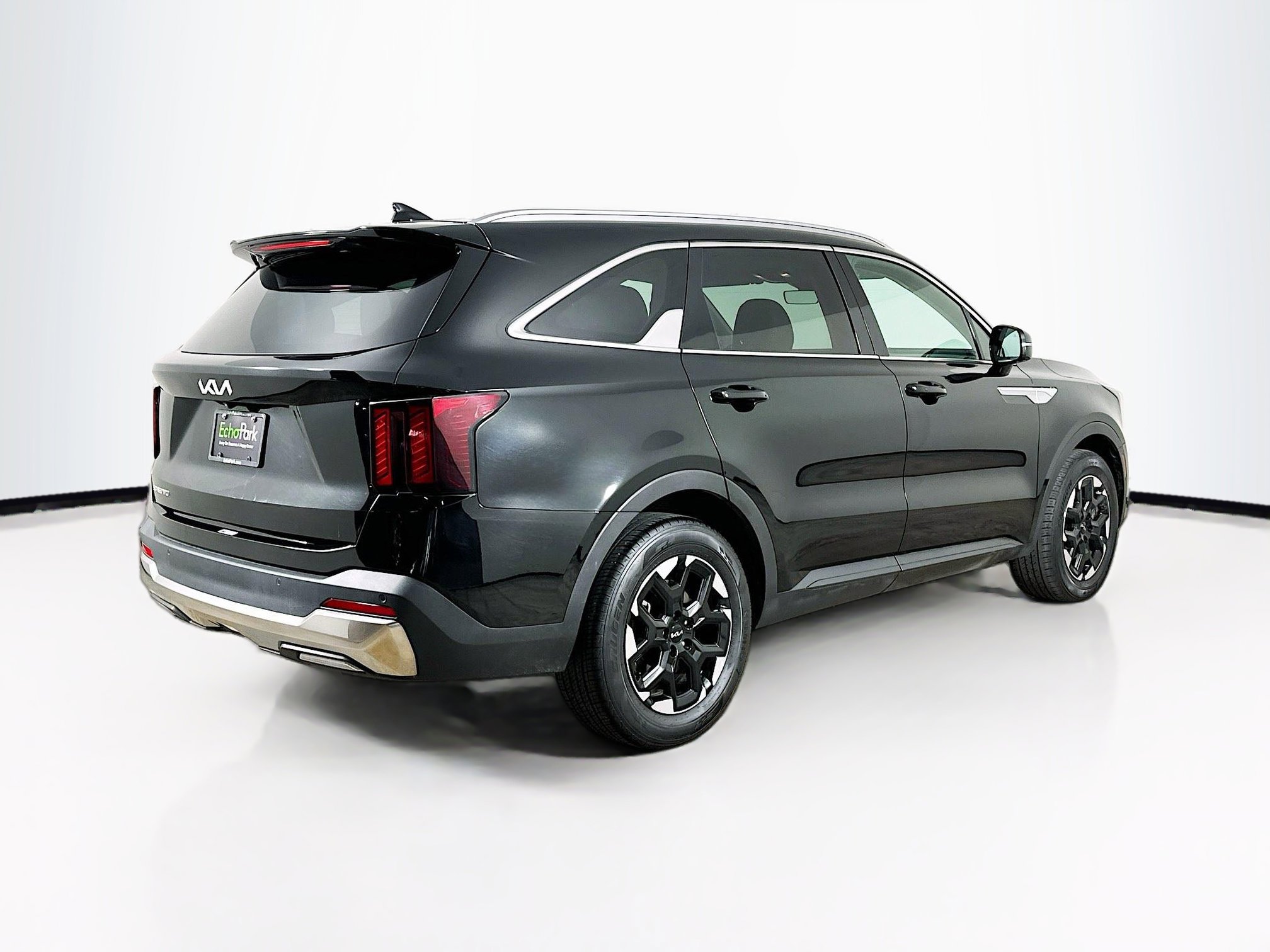 Used 2024 Kia Sorento S image 9