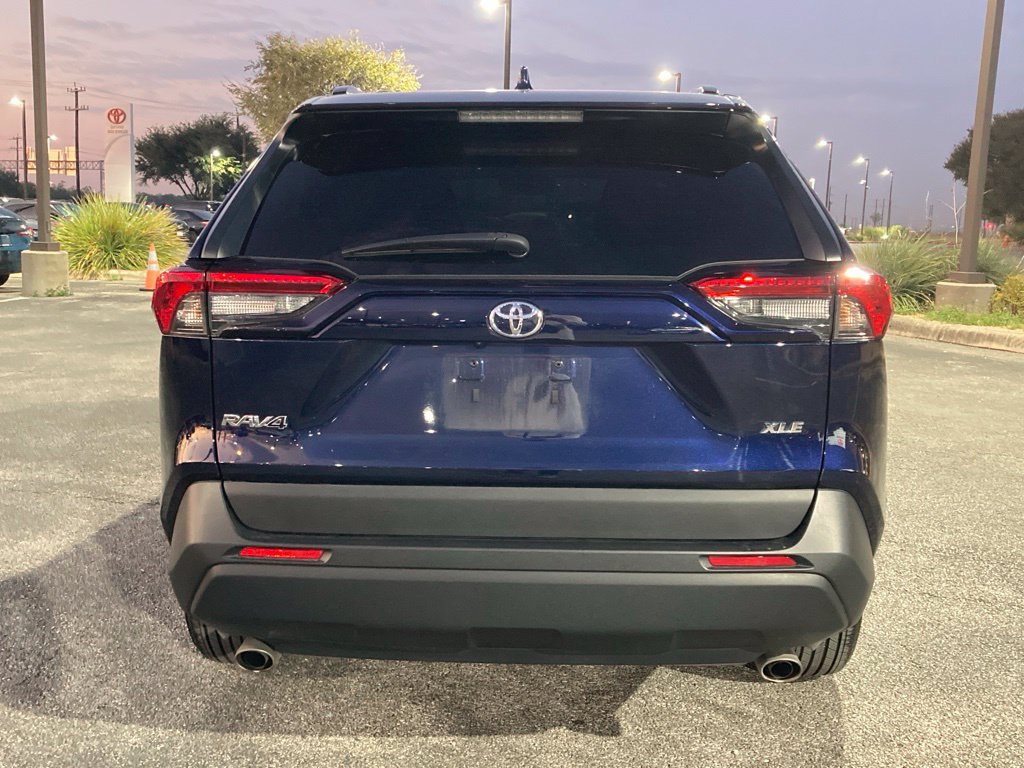 Used 2025 Toyota RAV4 XLE w/ Convenience Package FWD image 6