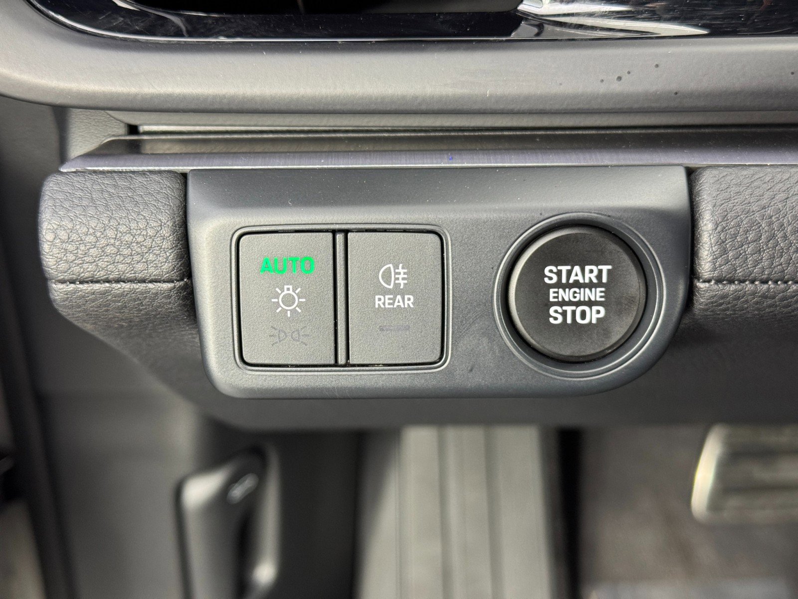 Used 2025 Porsche Panamera 4 w/ Premium Package image 19