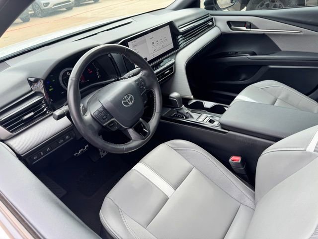 Used 2025 Toyota Camry SE w/ Multimedia Upgrade Package FWD image 23