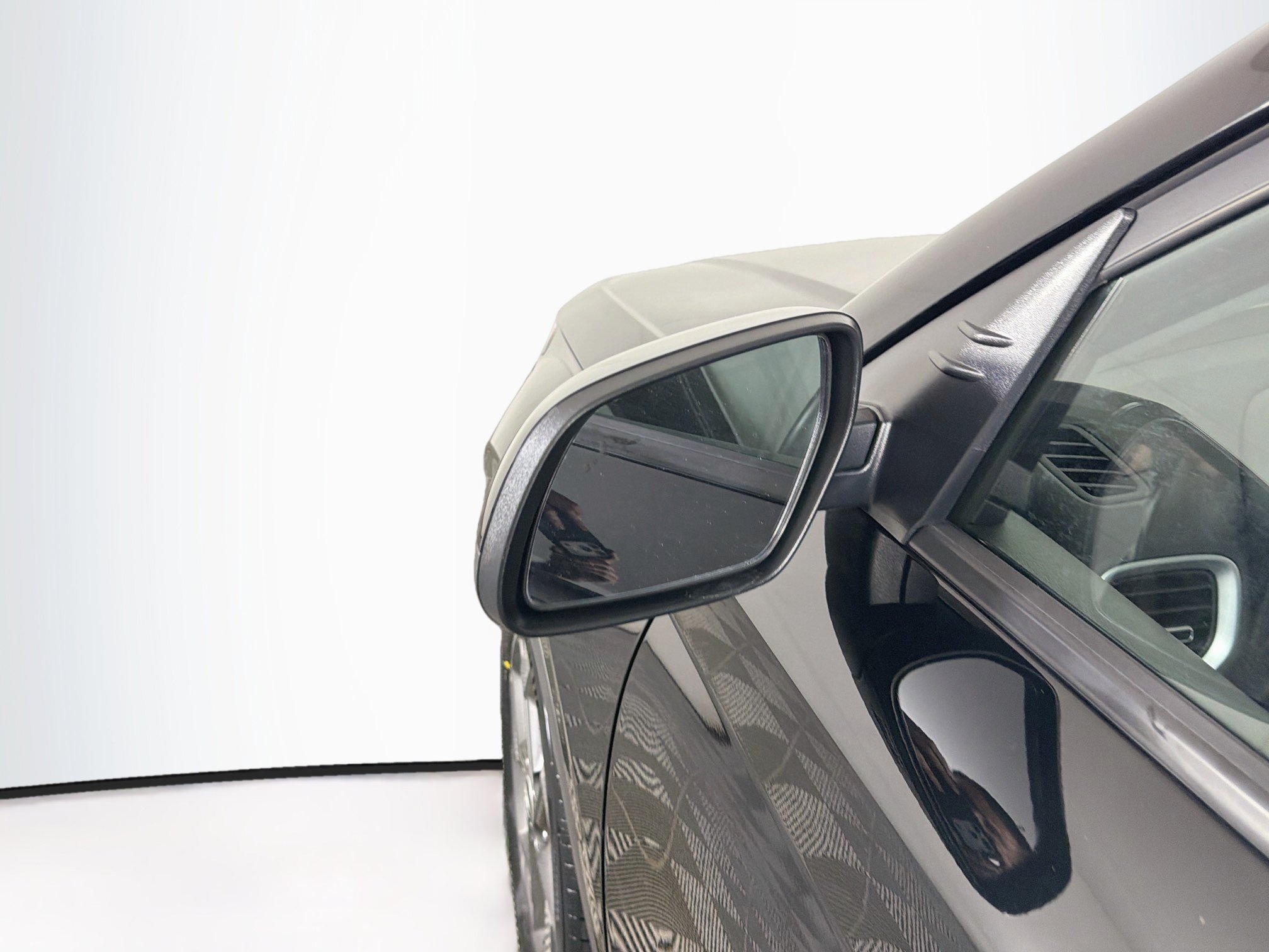Used 2025 Hyundai Venue SEL FWD image 16
