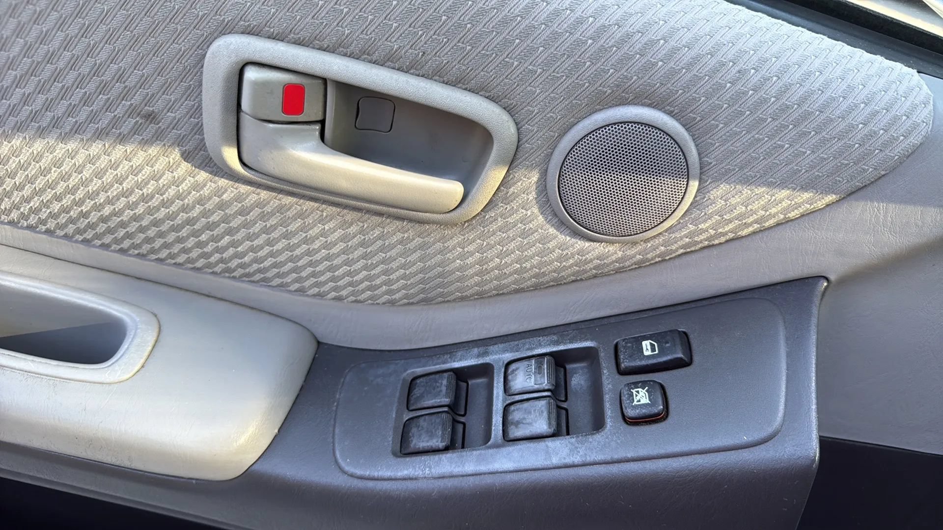 Used 2004 Toyota Highlander 2WD V6 image 44