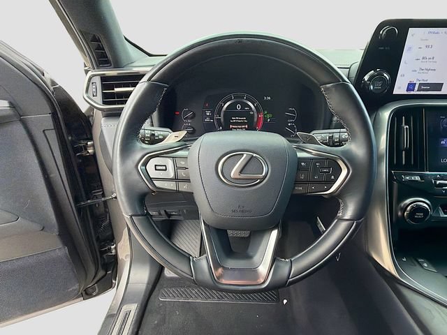 Used 2024 Lexus LX 600 4WD w/ Luxury Package image 39