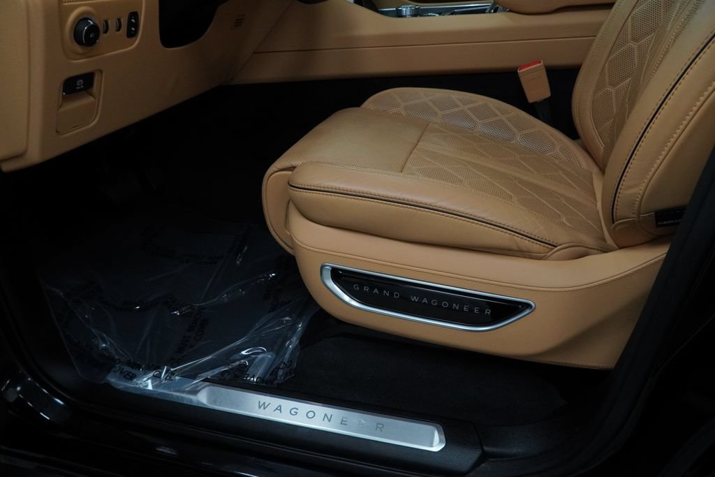 Certified 2025 Jeep Grand Wagoneer Series III w/ Rear Seat Video Group 1 AWD/4WD image 44