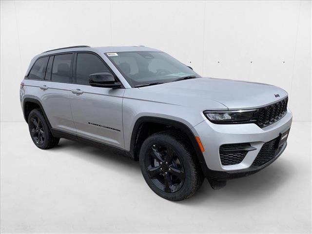 New 2025 Jeep Grand Cherokee Altitude image 7