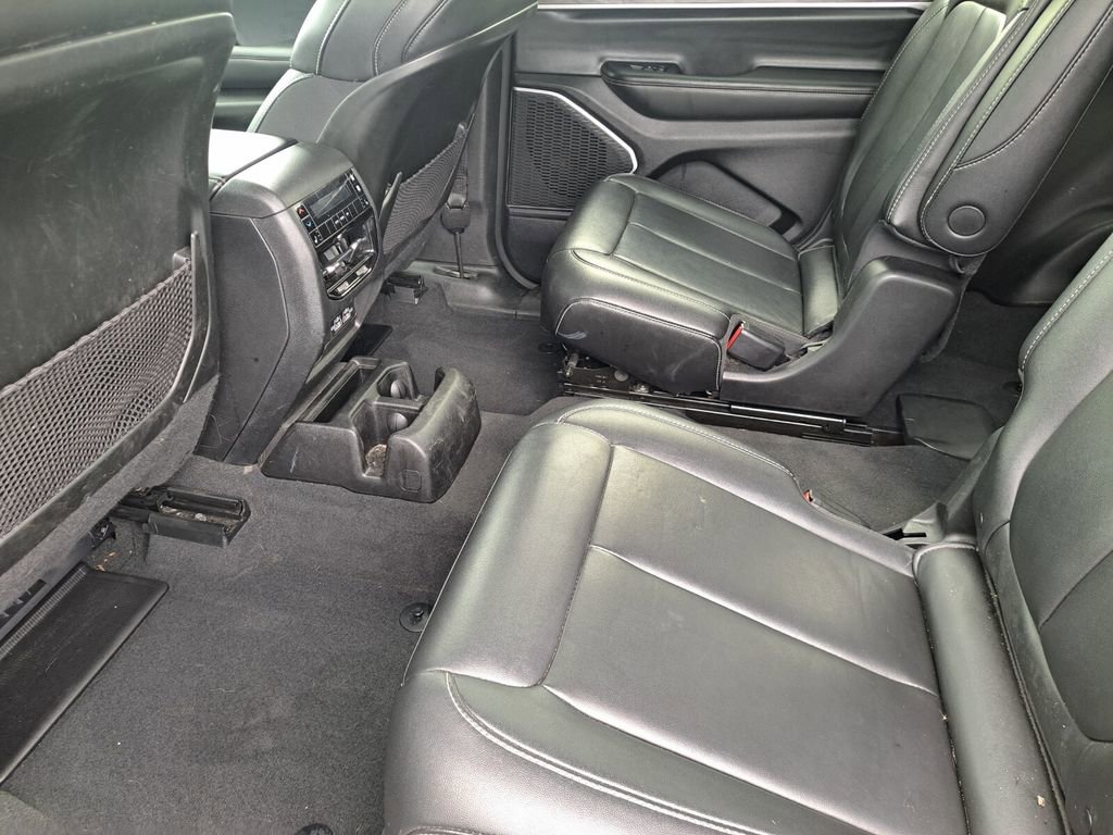 Used 2022 Jeep Grand Cherokee L Limited image 24