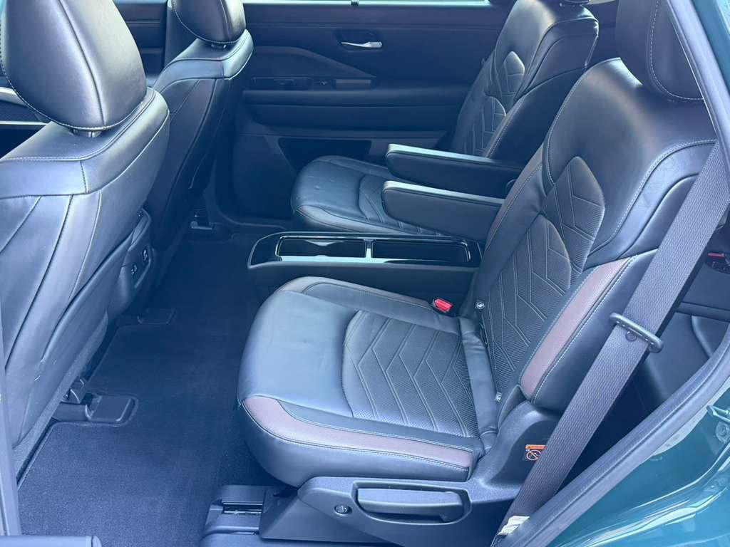 Used 2022 Nissan Pathfinder Platinum w/ Cargo Package image 18