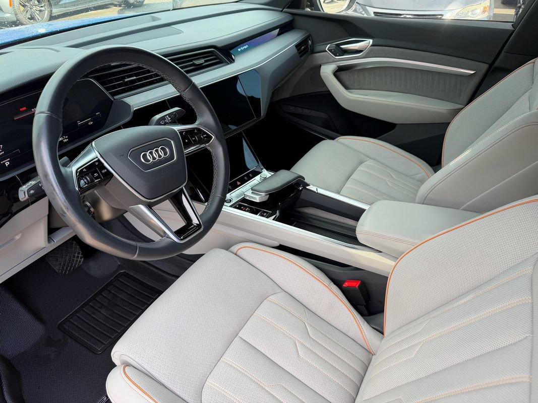 Used 2024 Audi Q8 e-tron Prestige AWD/4WD image 25