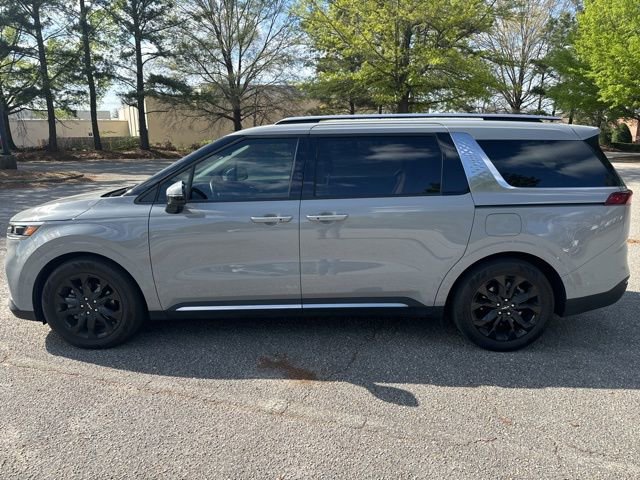 Used 2023 Kia Carnival SX image 2