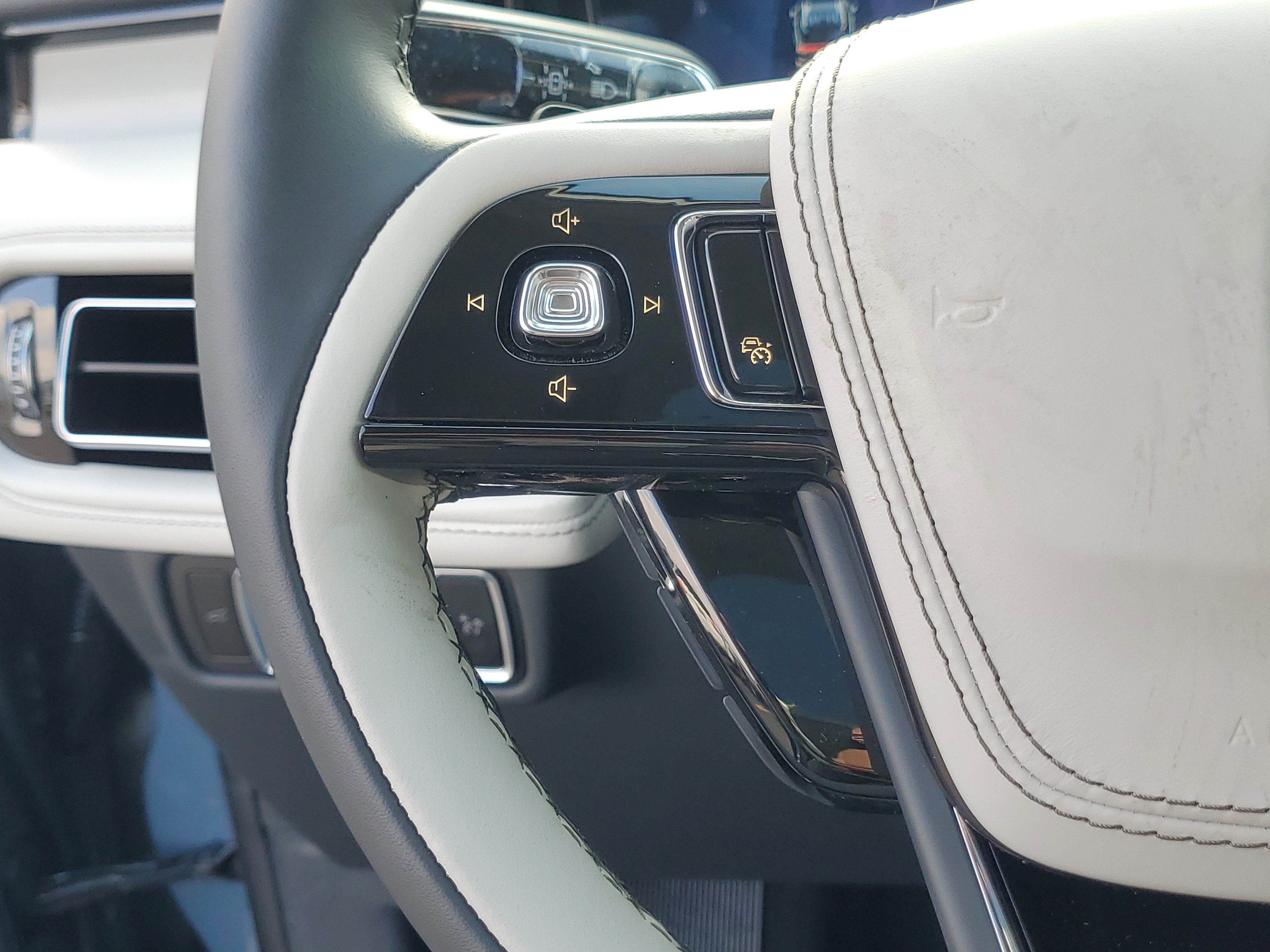 New 2026 Lincoln Aviator Reserve image 16