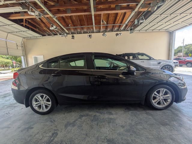 Used 2016 Chevrolet Cruze LT w/ Convenience Package FWD image 3