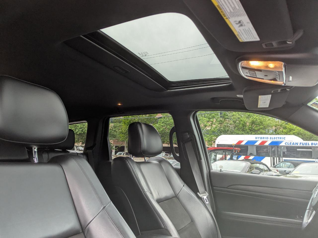 Used 2020 Jeep Grand Cherokee Altitude AWD/4WD image 37