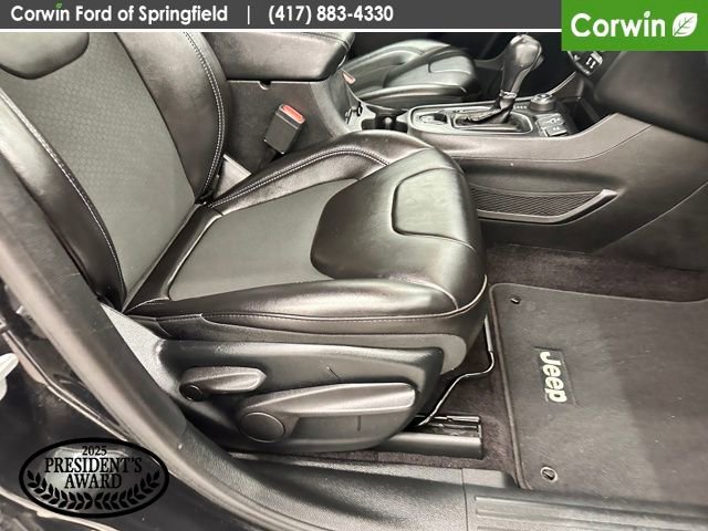 Used 2019 Jeep Cherokee Latitude Plus image 10