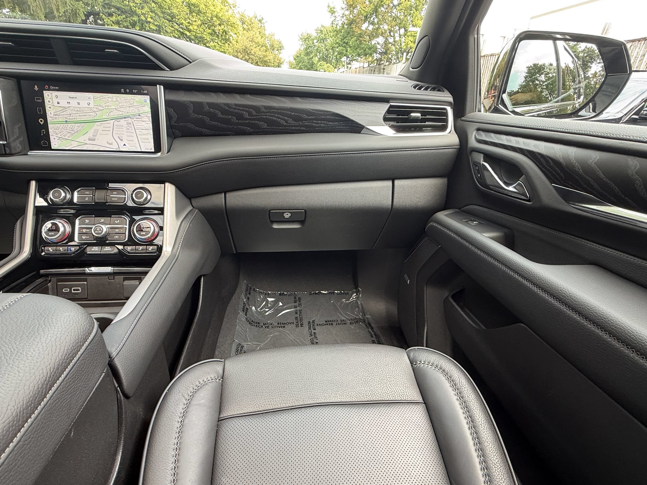Used 2024 GMC Yukon Denali AWD/4WD image 30