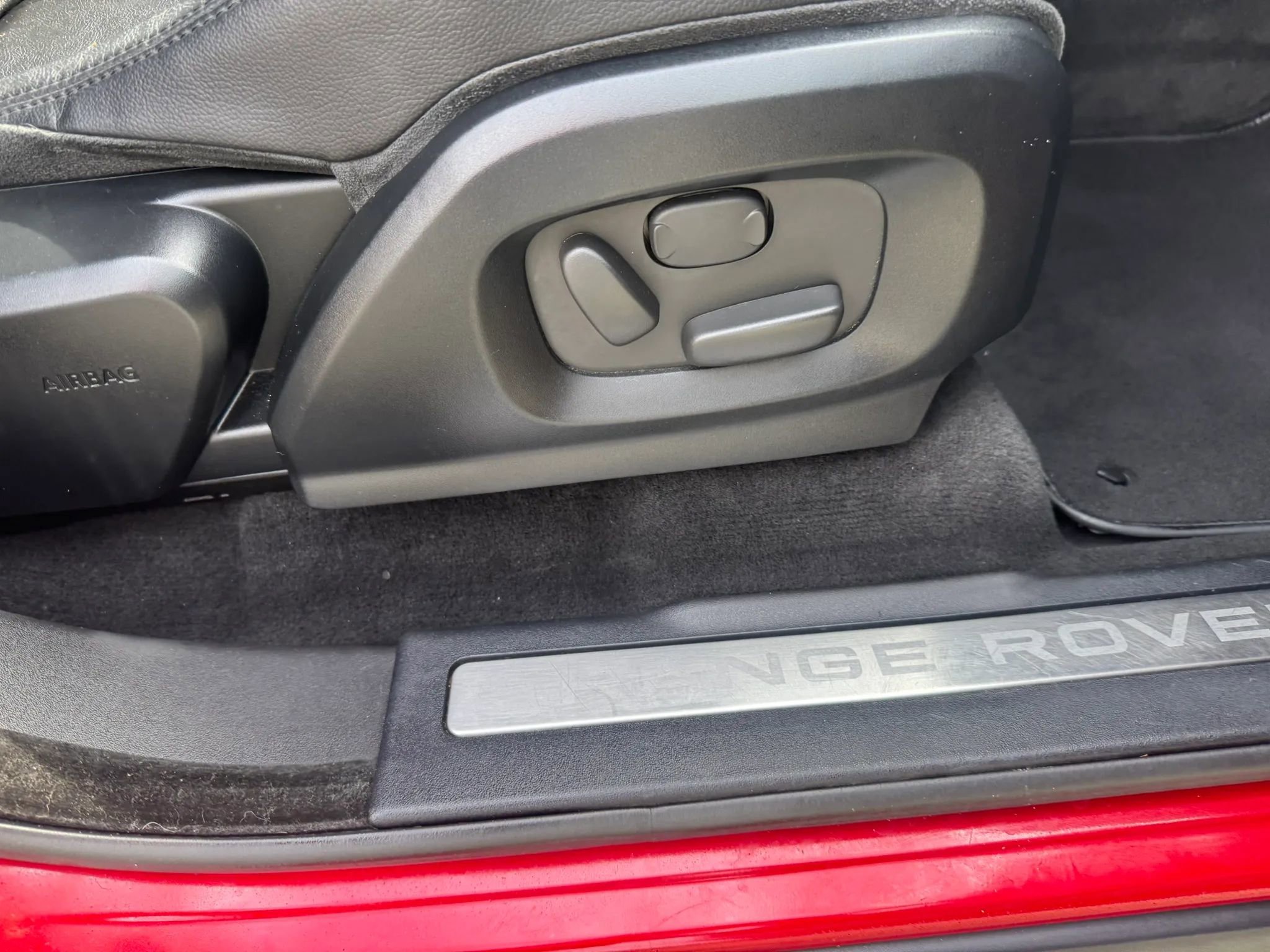 Used 2015 Land Rover Range Rover Evoque Pure Plus image 25