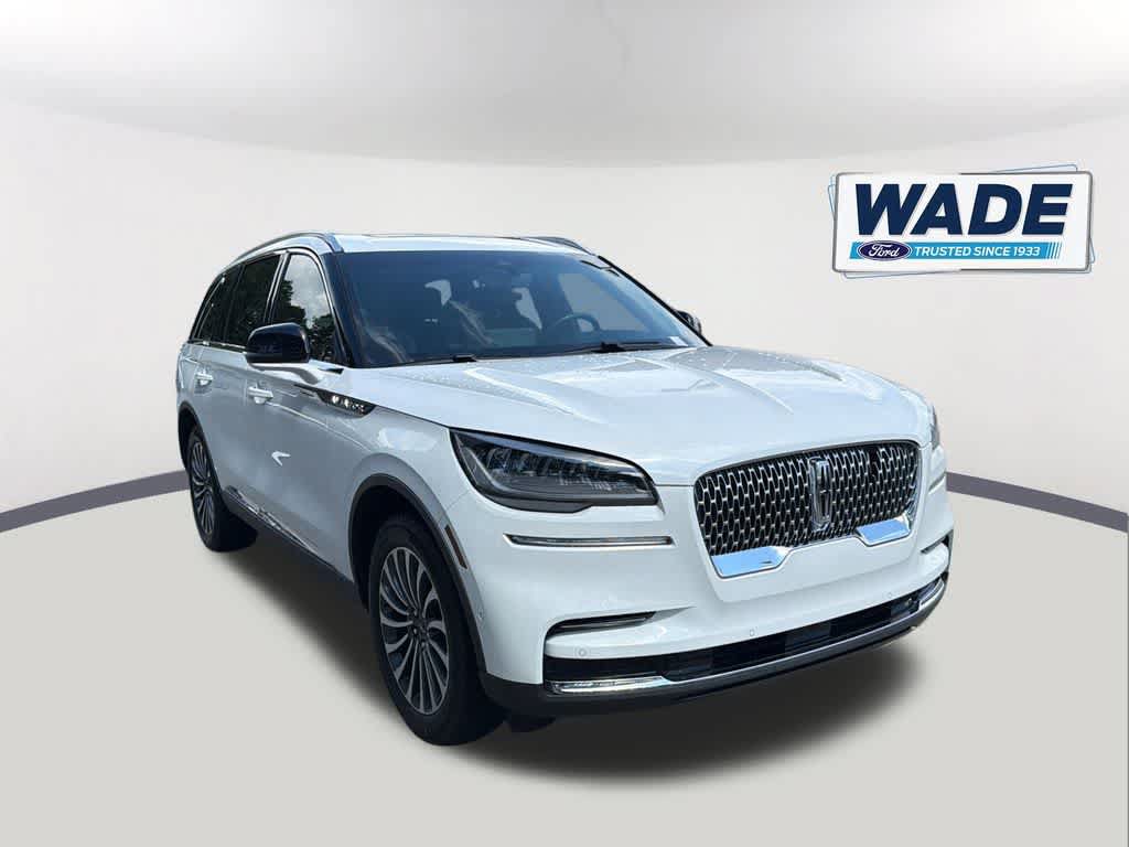 Used 2024 Lincoln Aviator Reserve w/ Equipment Group 201A AWD/4WD image 3