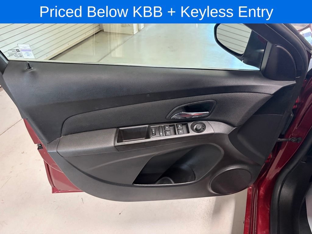 Used 2016 Chevrolet Cruze LT FWD image 7