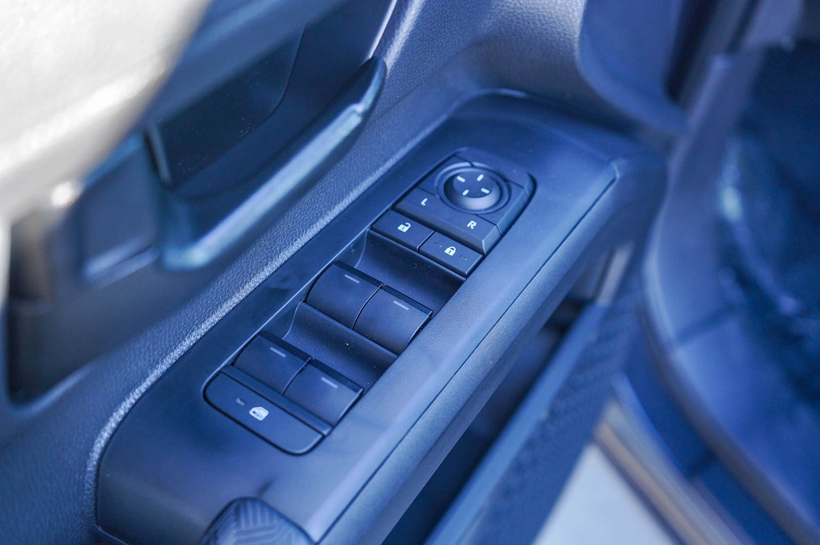 New 2025 Toyota Tacoma SR5 image 32