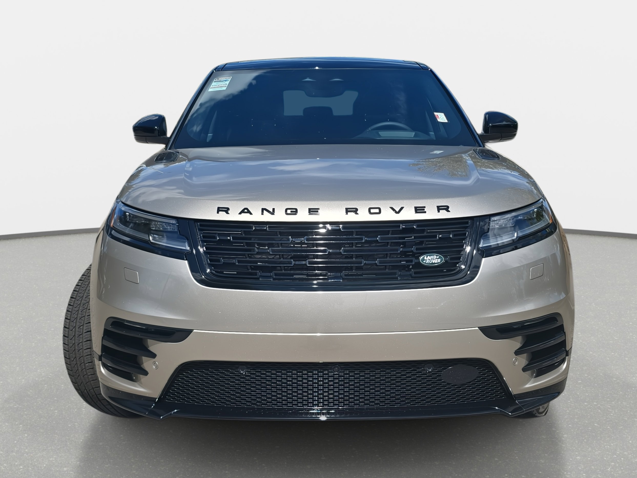 New 2026 Land Rover Range Rover Velar Dynamic SE image 2
