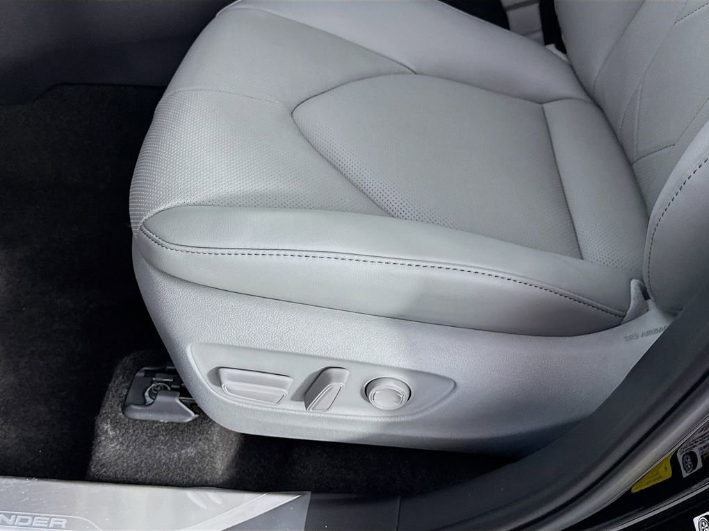 New 2026 Toyota Highlander Platinum image 25
