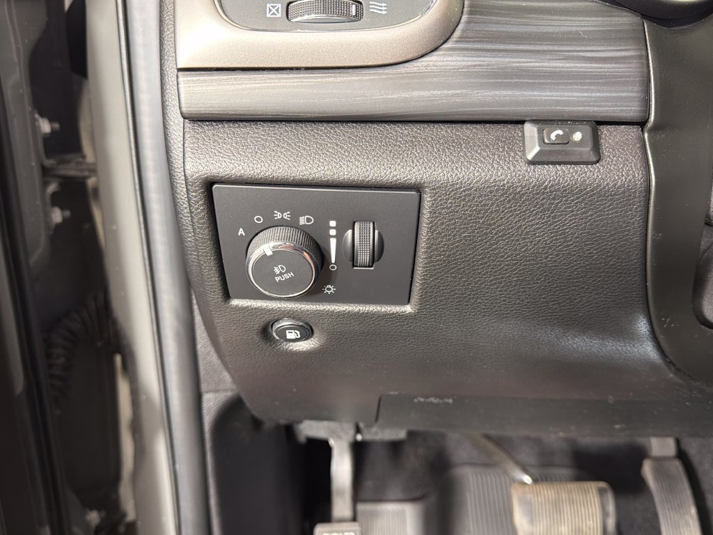 Used 2021 Jeep Grand Cherokee Laredo X AWD/4WD image 15
