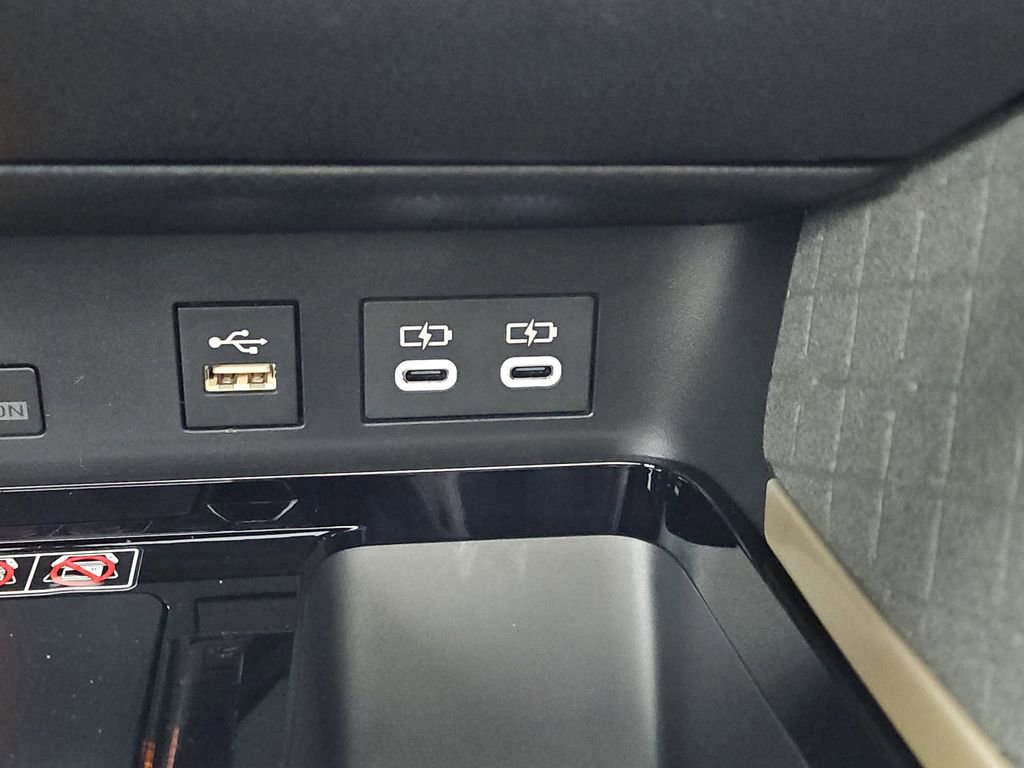 New 2026 Toyota Camry Hybrid image 14