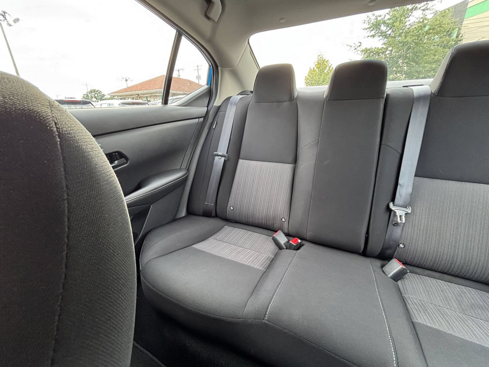 Used 2025 Nissan Sentra SV FWD image 32