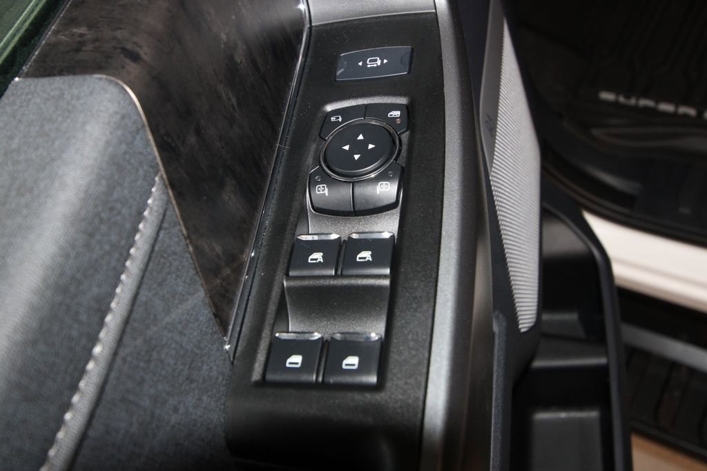 Used 2025 Ford F350 Lariat w/ Black Appearance Package image 6