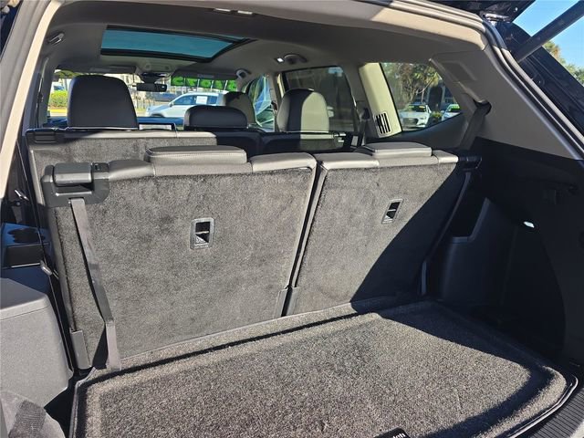 Used 2024 Volkswagen Atlas SEL Premium R-Line image 31