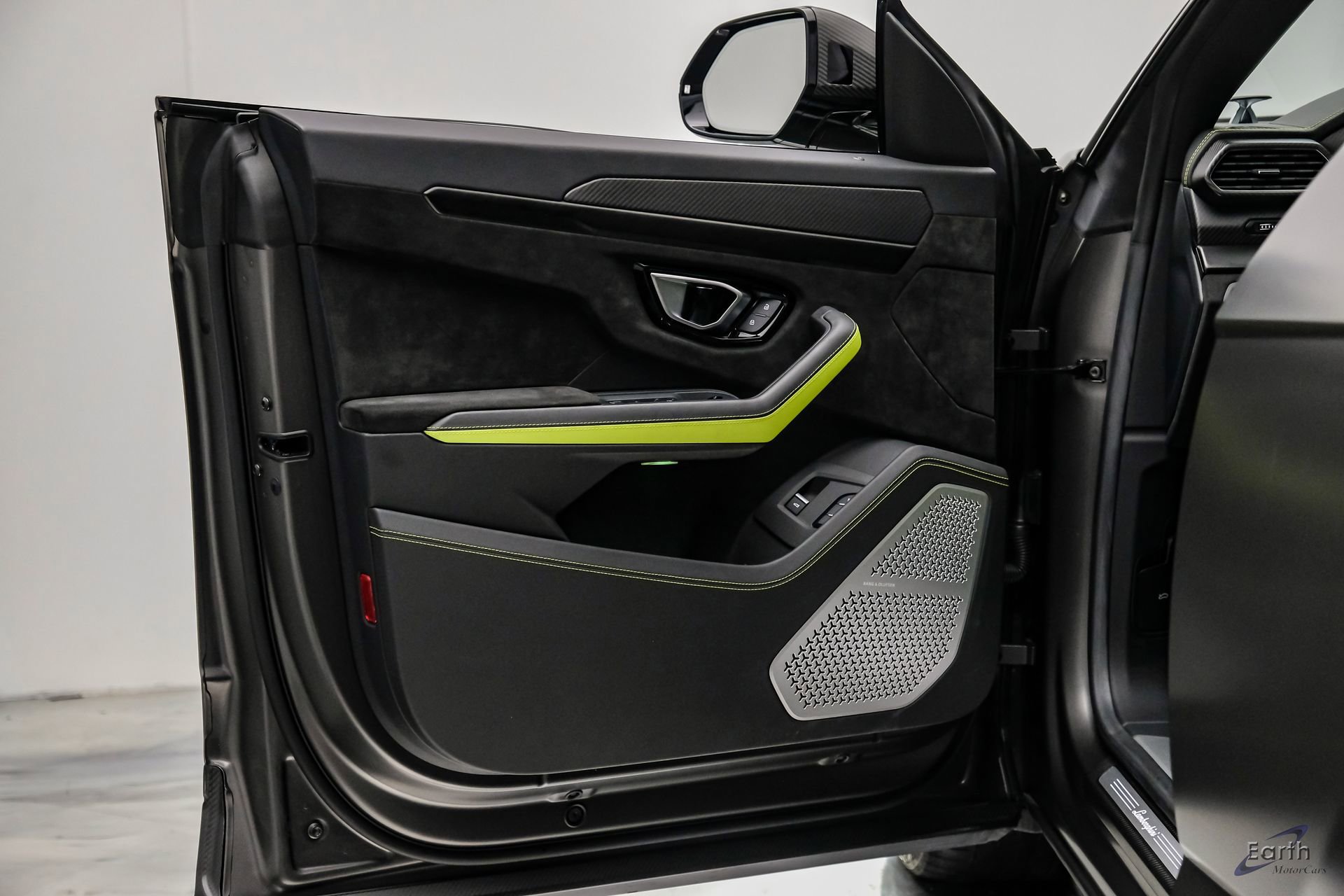 Used 2022 Lamborghini Urus image 93