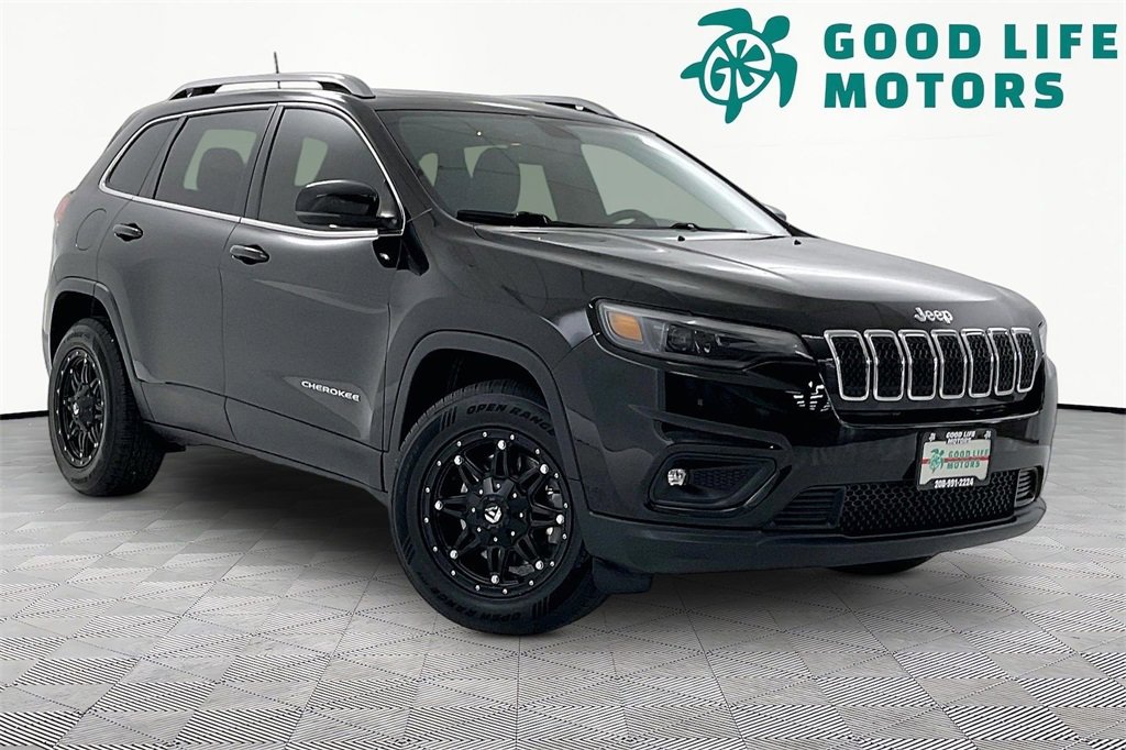 Used 2019 Jeep Cherokee Latitude Plus w/ Comfort/Convenience Group